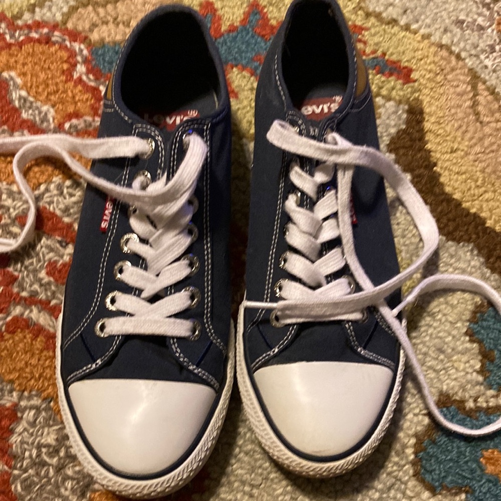 Levi canvas low cut tennis. - Picture 1 of 6